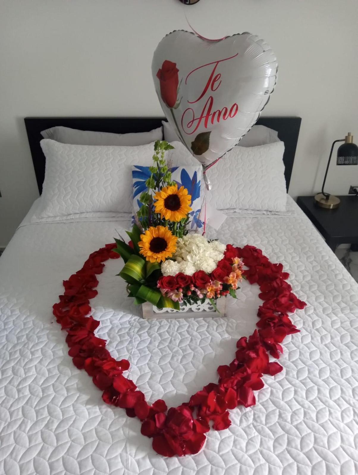 2 Palmas Str Otel Aguadilla Dış mekan fotoğraf